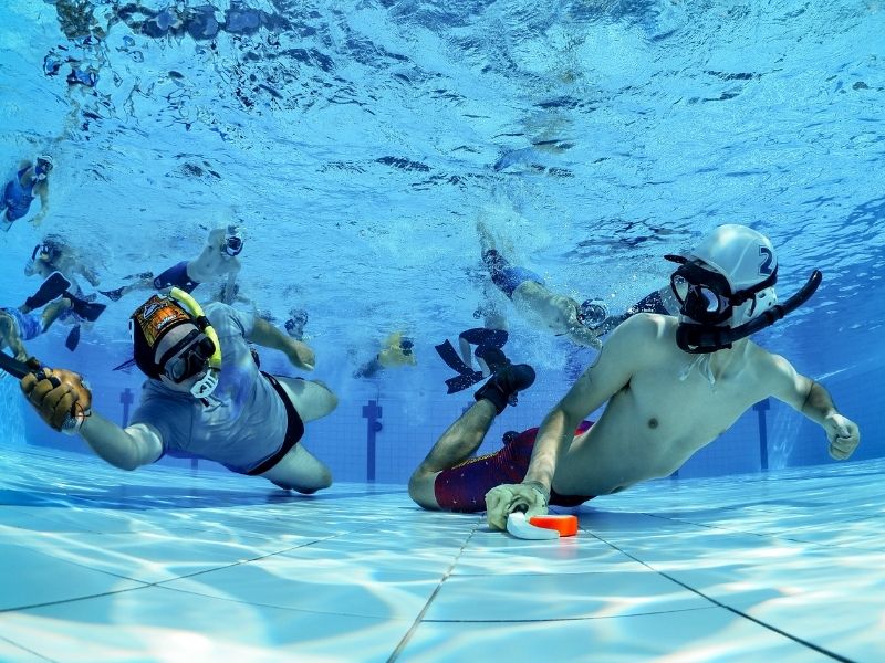 underwater hockey tourist